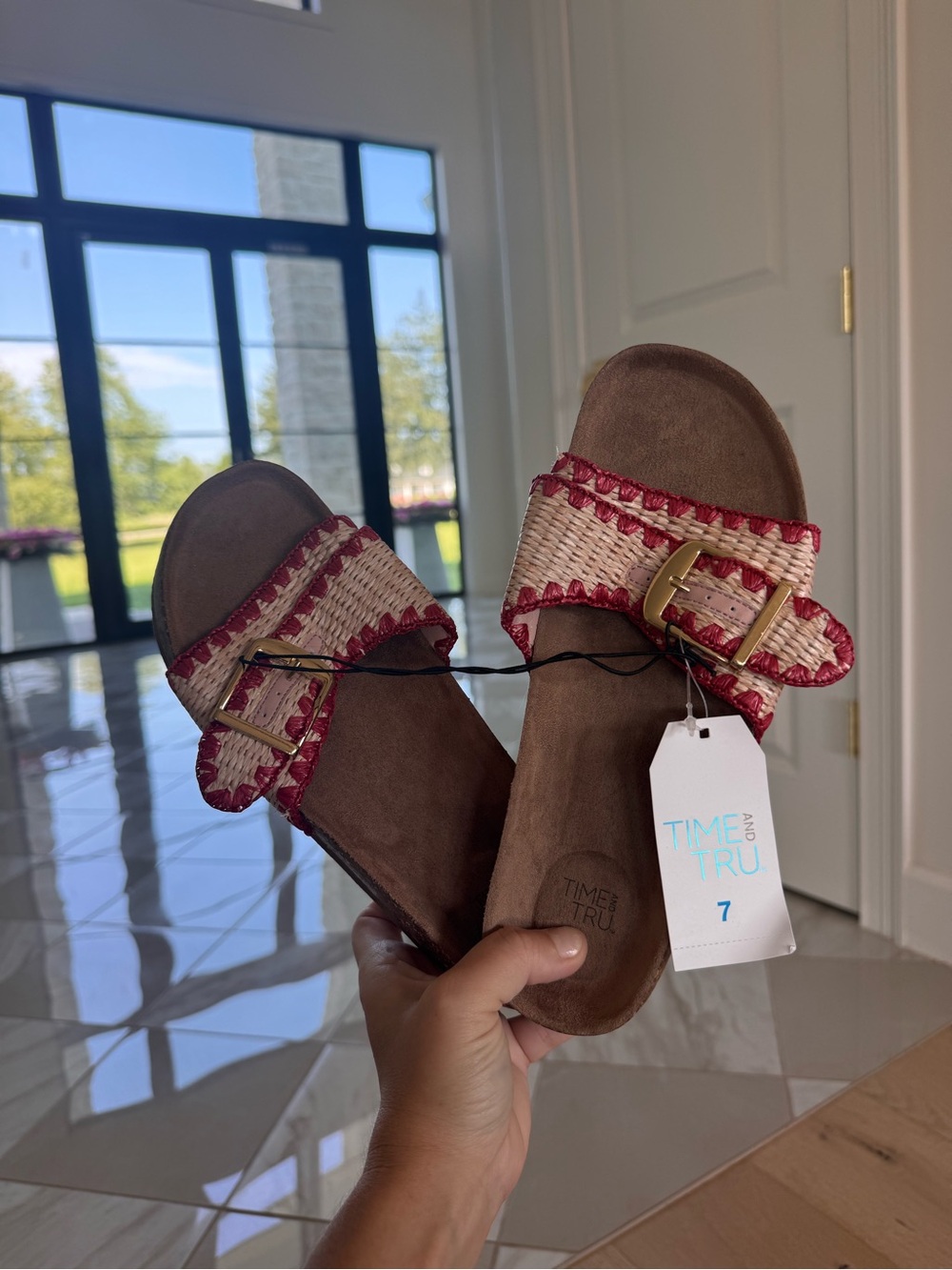 One strap foot bed, sandal